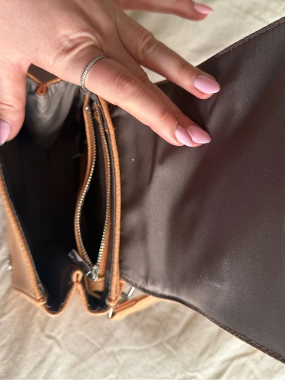 Matt & Nat Crossbody Bag - Picture 4 of 4